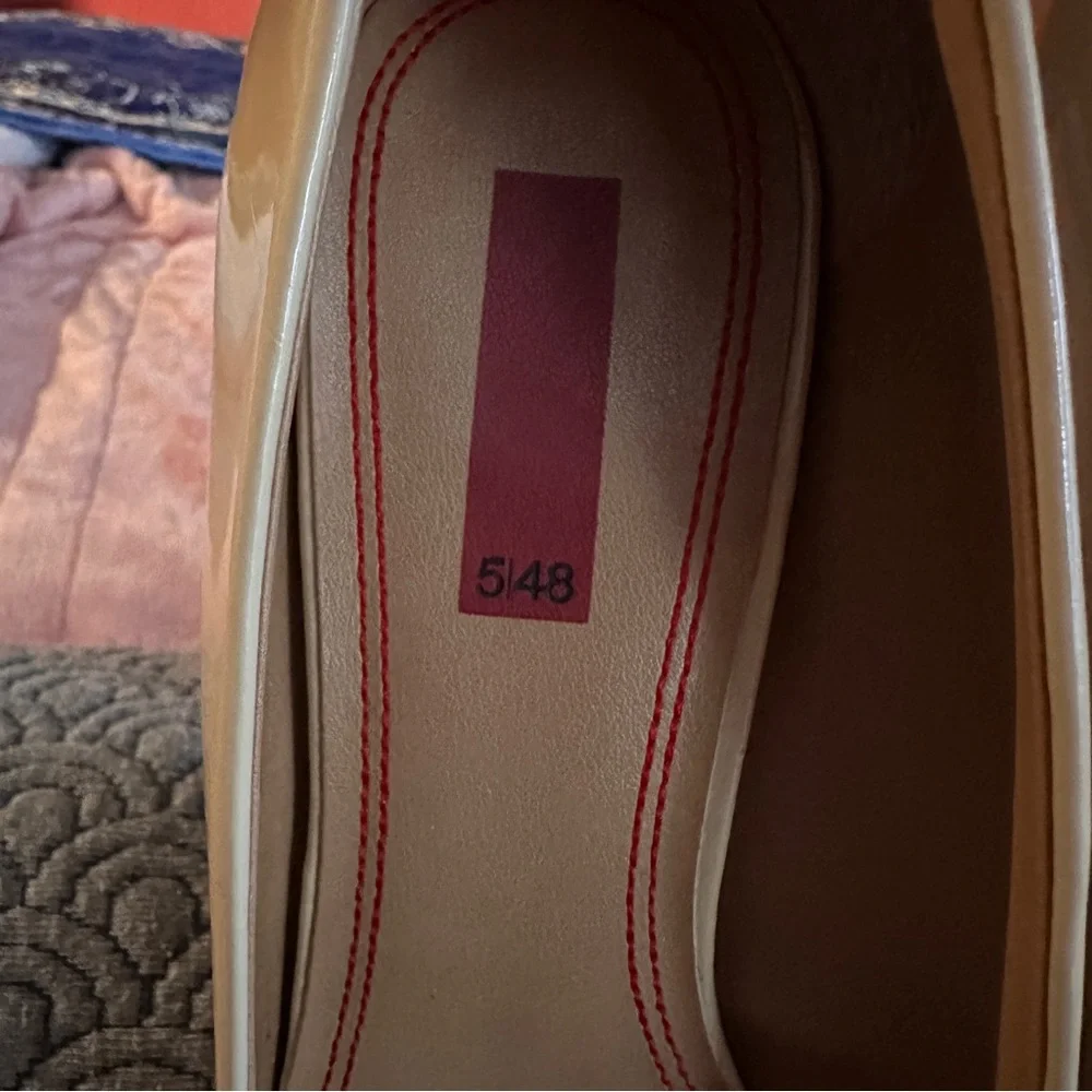 💋 Sleek Nude Patent Platform Pumps – Size 37 (US 6.5) 💋 - Picture 5 of 8